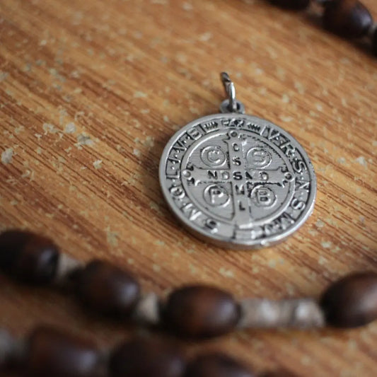 Significado de la medalla de San benito