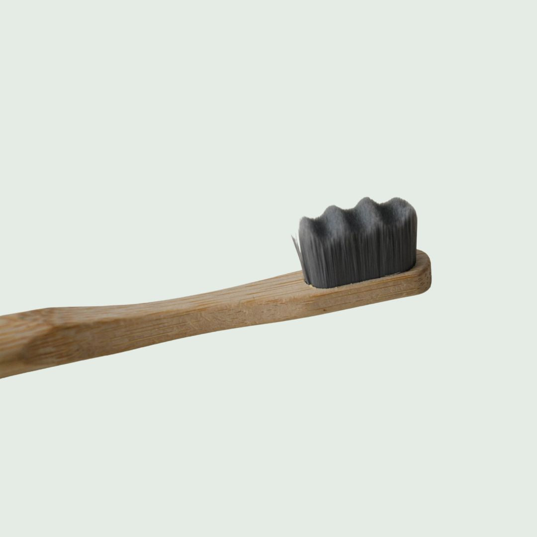 Cepillo de dientes de bambú ergonómico - Teraviva