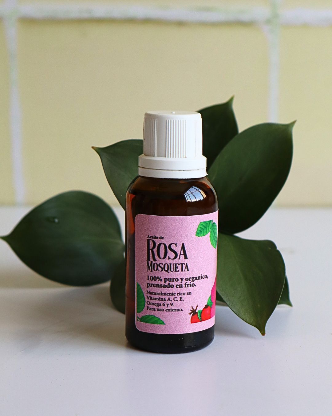 Aceite de rosa mosqueta natural sin aditivos con pipeta