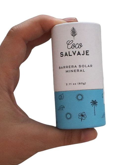 Bloqueador solar en barra mineral Coco Salvaje, empaque de cartón azul 48g