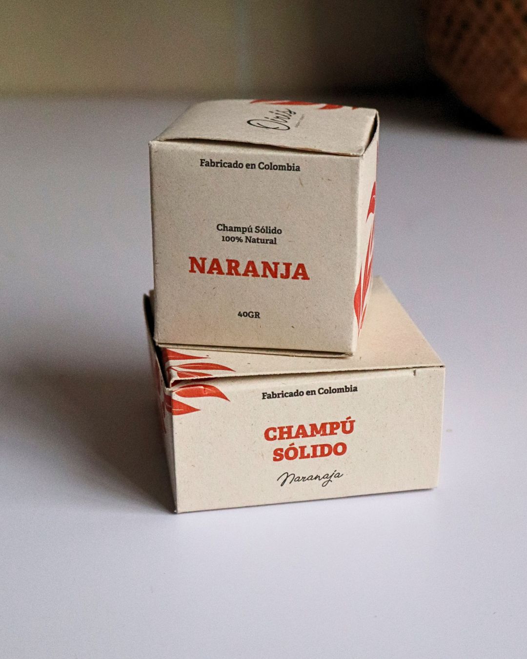 Champú sólido de naranja Oiris disponible en Colombia