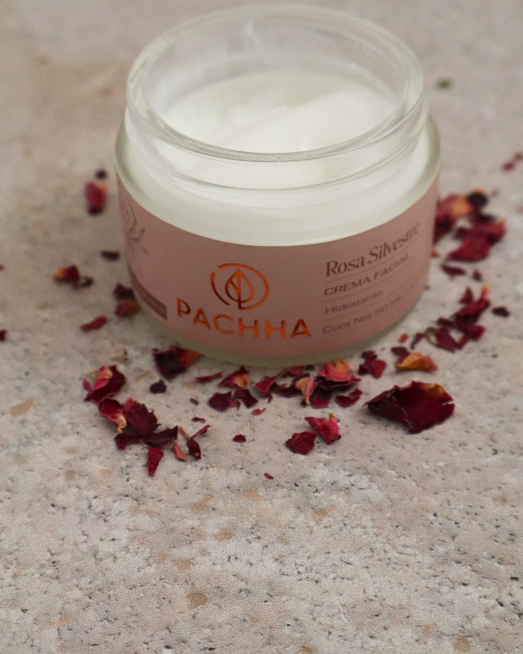 Crema facial de rosa silvestre Pachha con ácido hialurónico