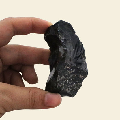 Obsidiana negra piedra de protección y transformación