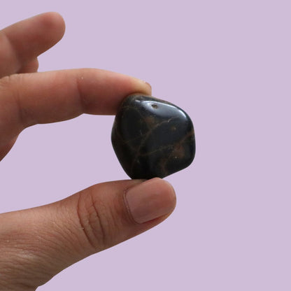 Ónix negro piedra rodada para la protección y el enfoque