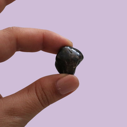Ónix negro piedra rodada para la protección y el enfoque