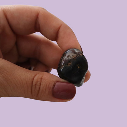 Ónix negro piedra rodada para la protección y el enfoque