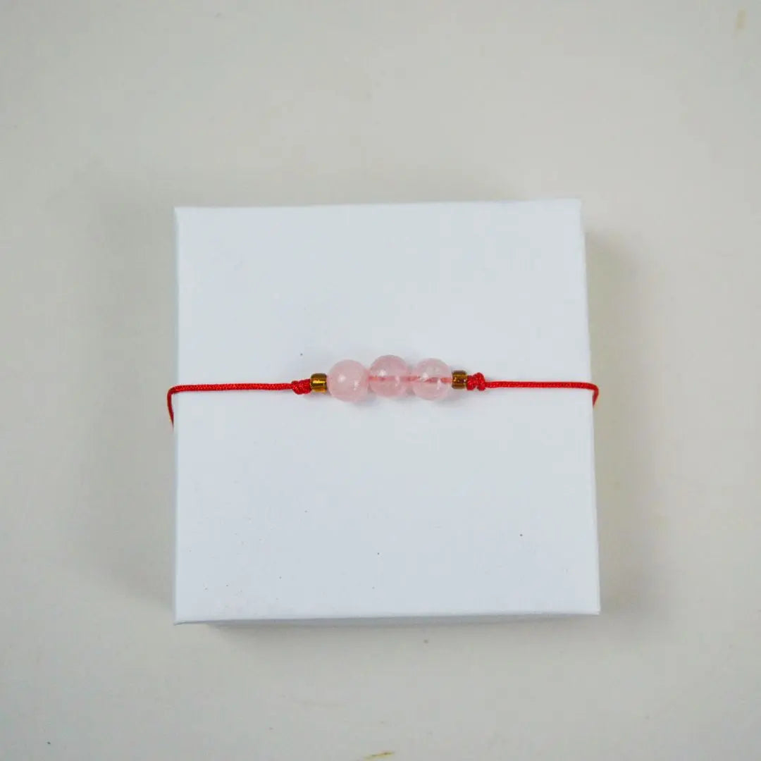 Pulsera de Cuarzo Rosa Hilo rojo 