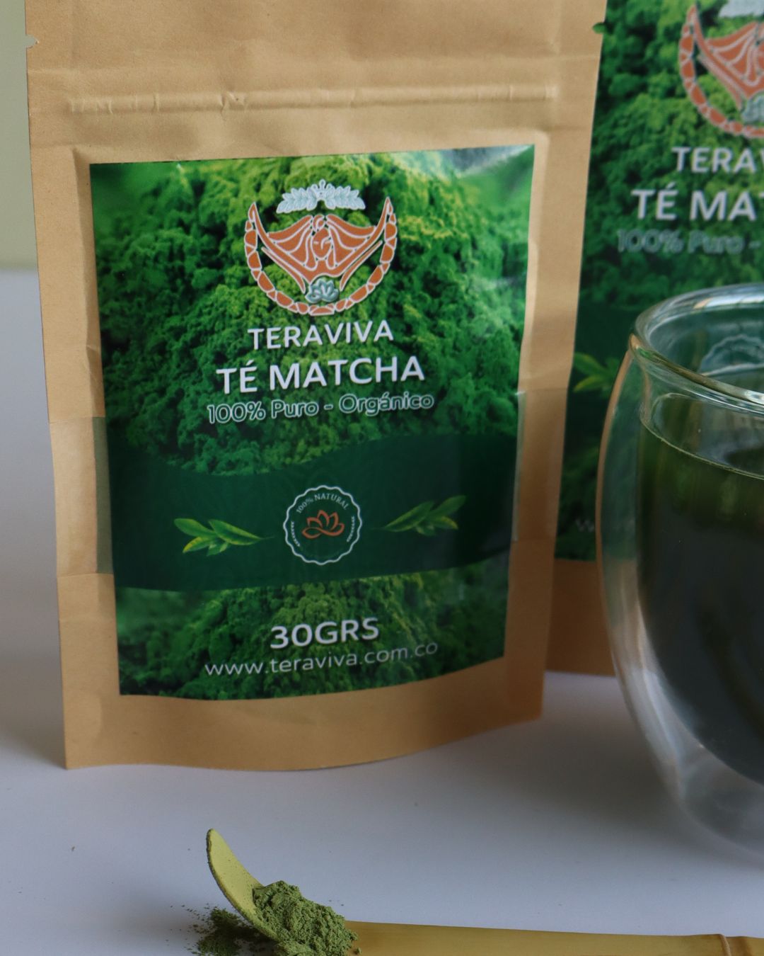 Té matcha orgánico listo para tomar con empaque Teraviva